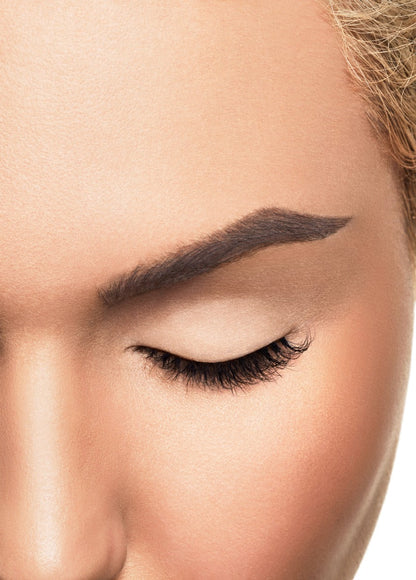 Front packaging of Winks Half & Half Pre-Cut Lashes Déjà vu